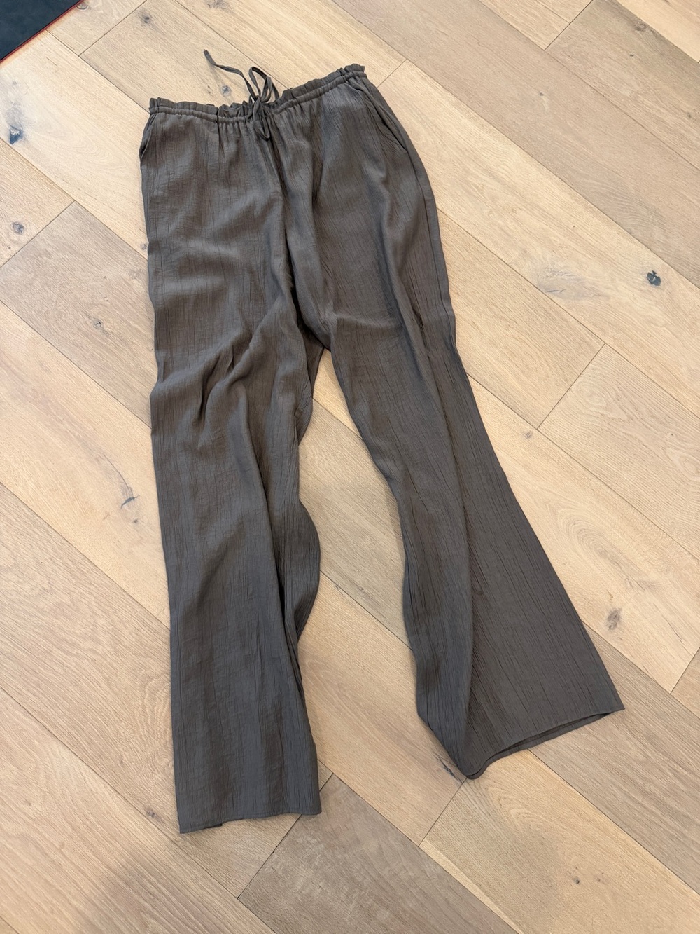 Zara flowy textured Palazzo pants - Picture 1 of 3